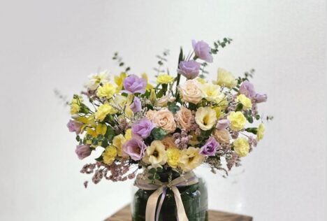 جارگل رز مینیاتوری و لیسیانتوس